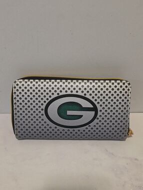 Green Bay Packers Logo Zip Wallet - Silver and Green Never Used